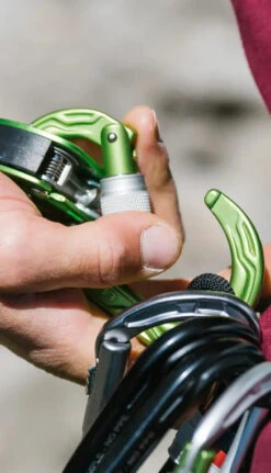 Edelrid HMS Bullet II Screw Gate Climbing Carabiner 7 Edelrid HMS Bullet II Screw Gate Climbing Carabiner -Climbing Wear Store Edelrid HMSBulletIIScrewGate Oasis 02